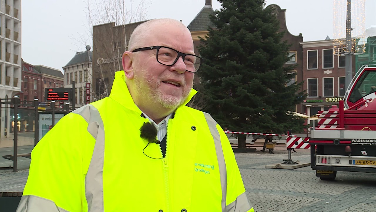 Traditionele kerstboom staat weer op Grote Markt