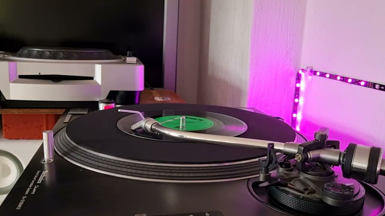 Bizarre Inc - Playing With Knives - Vinyl Solution - 1991 - 7" Record (45 Rpm)