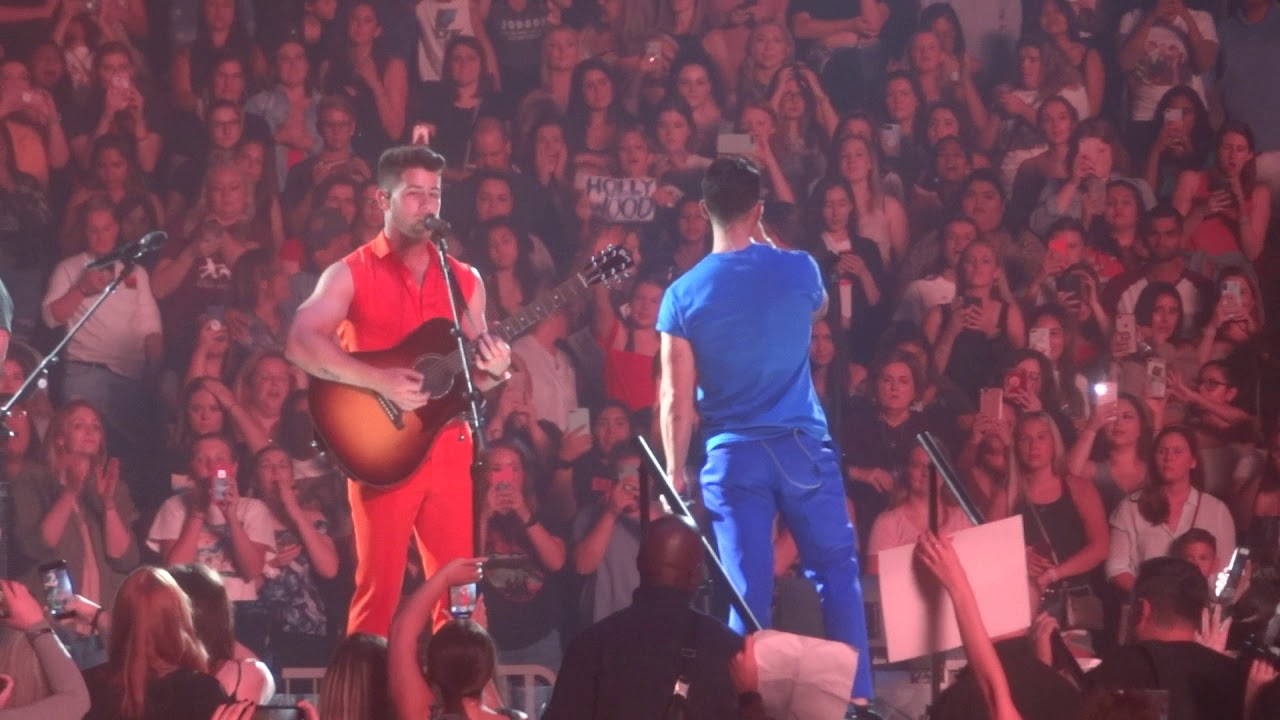 Hello Beautiful - Jonas Brothers LIVE in Chicago - September 20, 2019