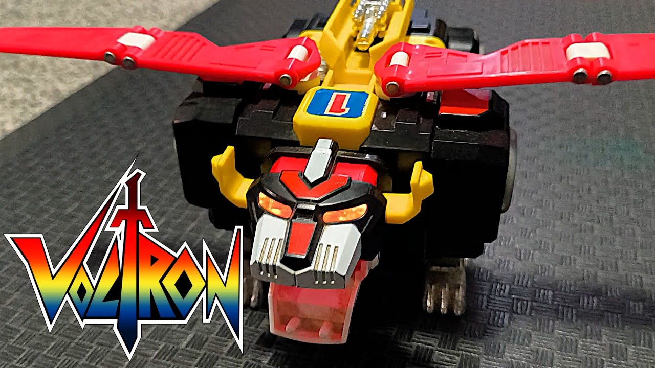 Vintage 1984 VOLTRON Battling Black Lion by LJN toys. Battery Powered with Walking action!