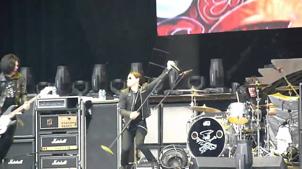 Slash & Myles Kennedy - Ghost Live @ Stade de France 2010