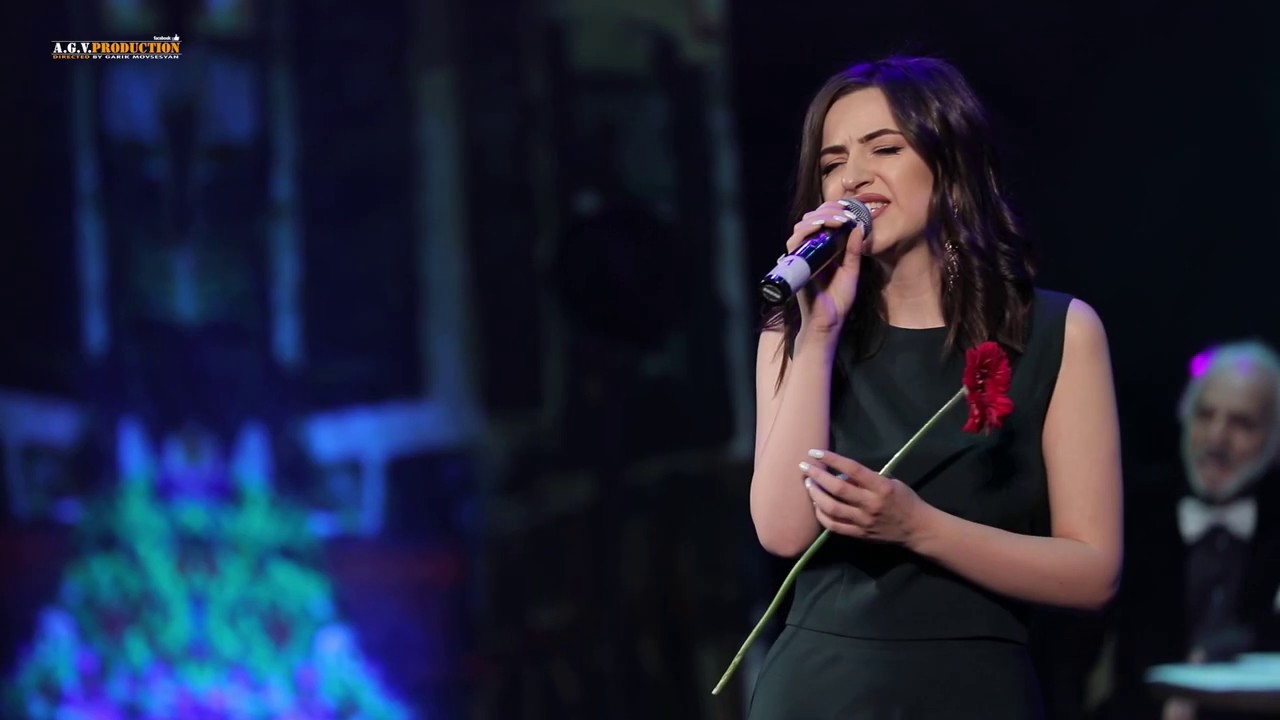 Charles Aznavour - Hier encore (cover, live performance)