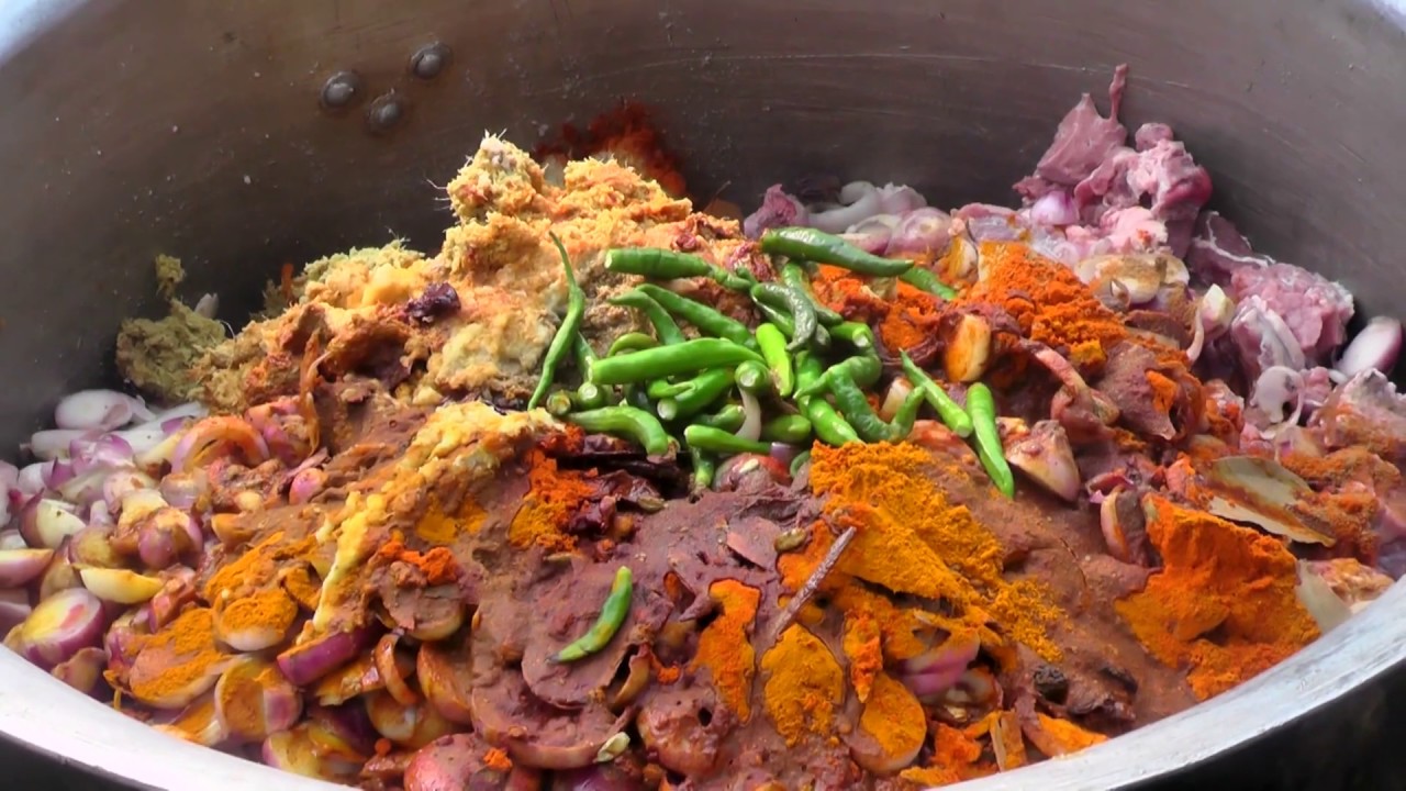 VILLAGE MARRIAGE FOOD | Beef Curry | Chicken Fry | Village Function Food