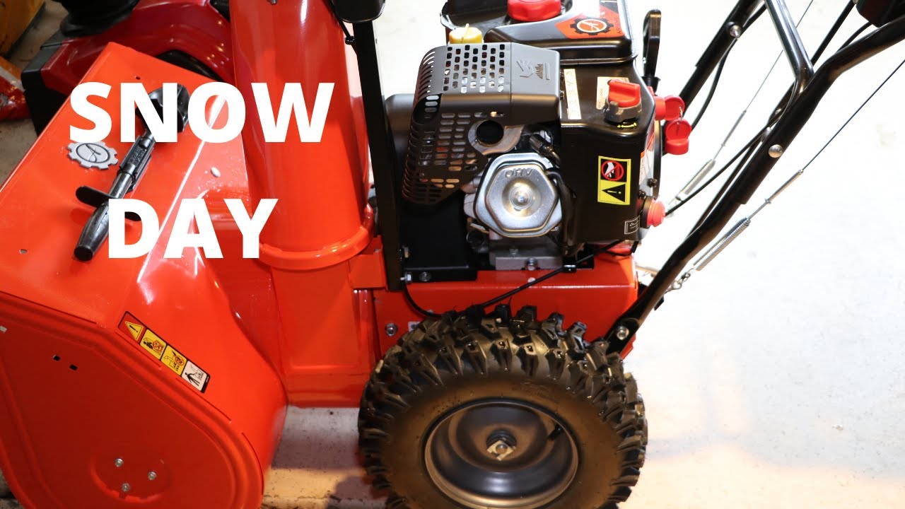 Ariens 28 Deluxe SHO Doing Driveway...
