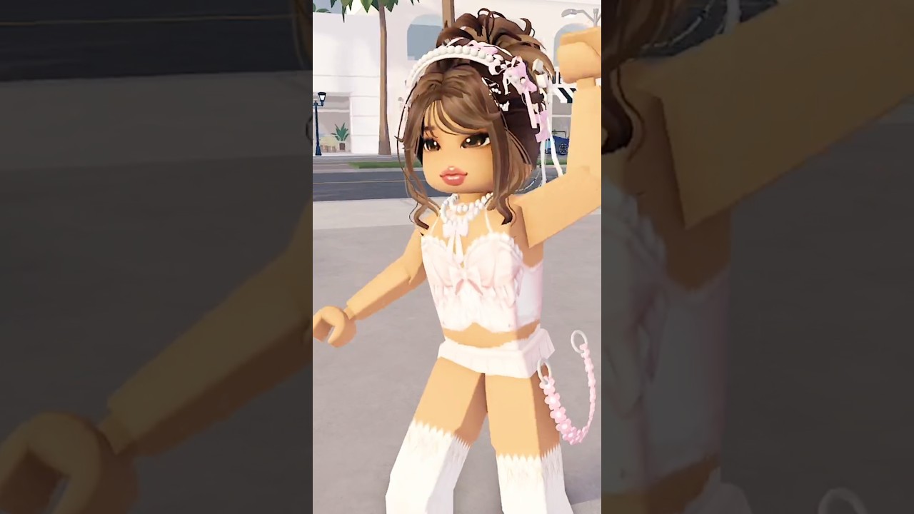 Эта компания друзей всегда игнорировала своего друга&hellip;😔 #roblox #berryave #bloxburg #robloxshorts ...