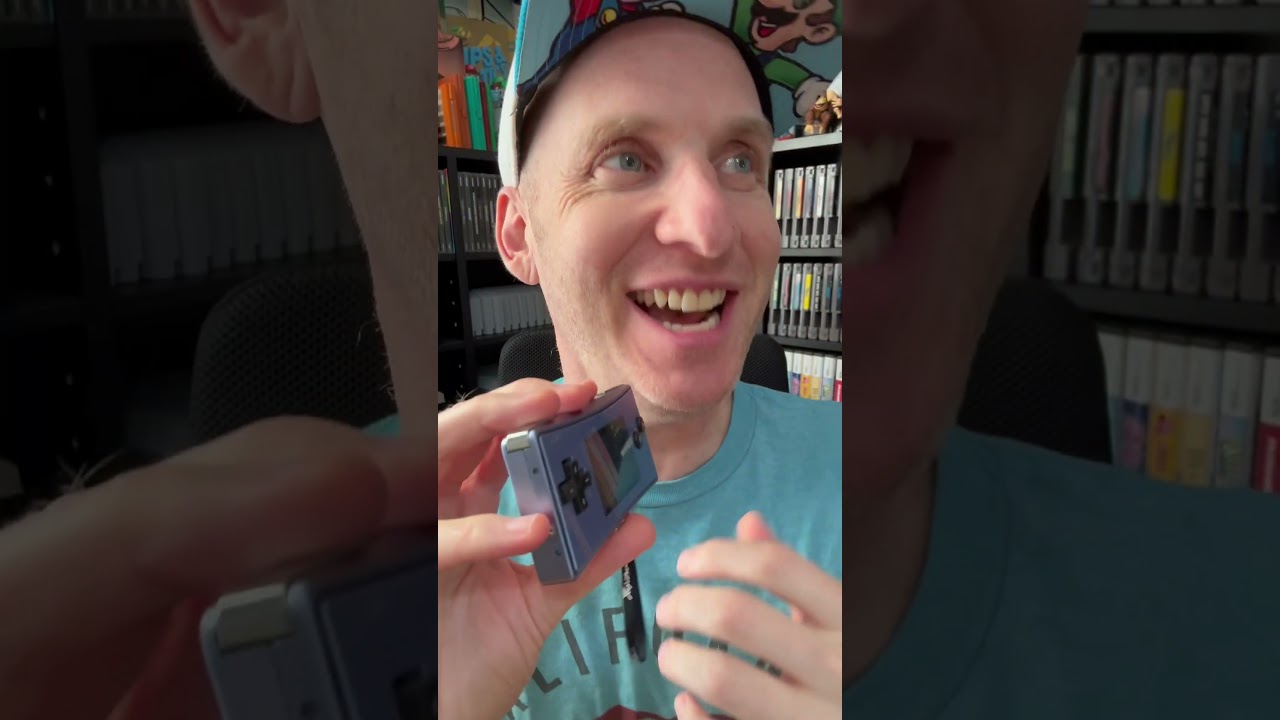 Мэтт получает Game Boy Micro в 2005 году