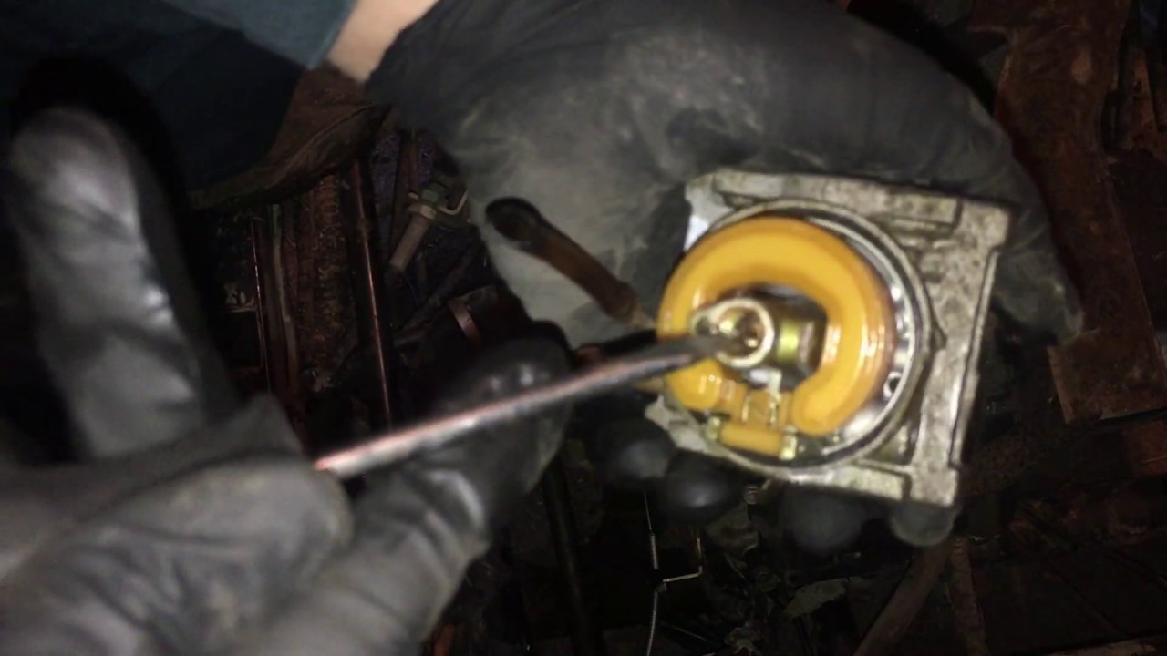 Mule 2510 Carburetor Part 1 - Removal