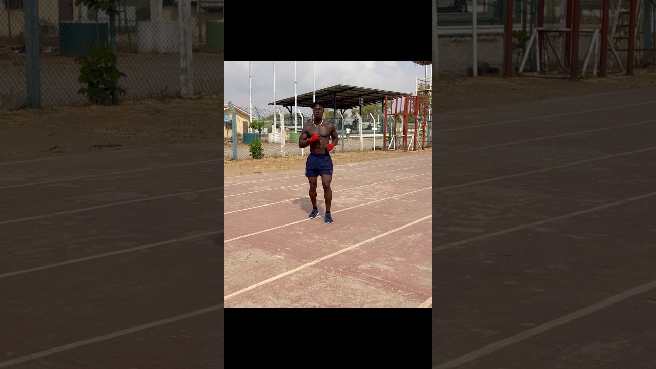 Footwork and Combo? #fitnes s#boxingworkout #fyp #speed #kickboxing #outdoors #strength