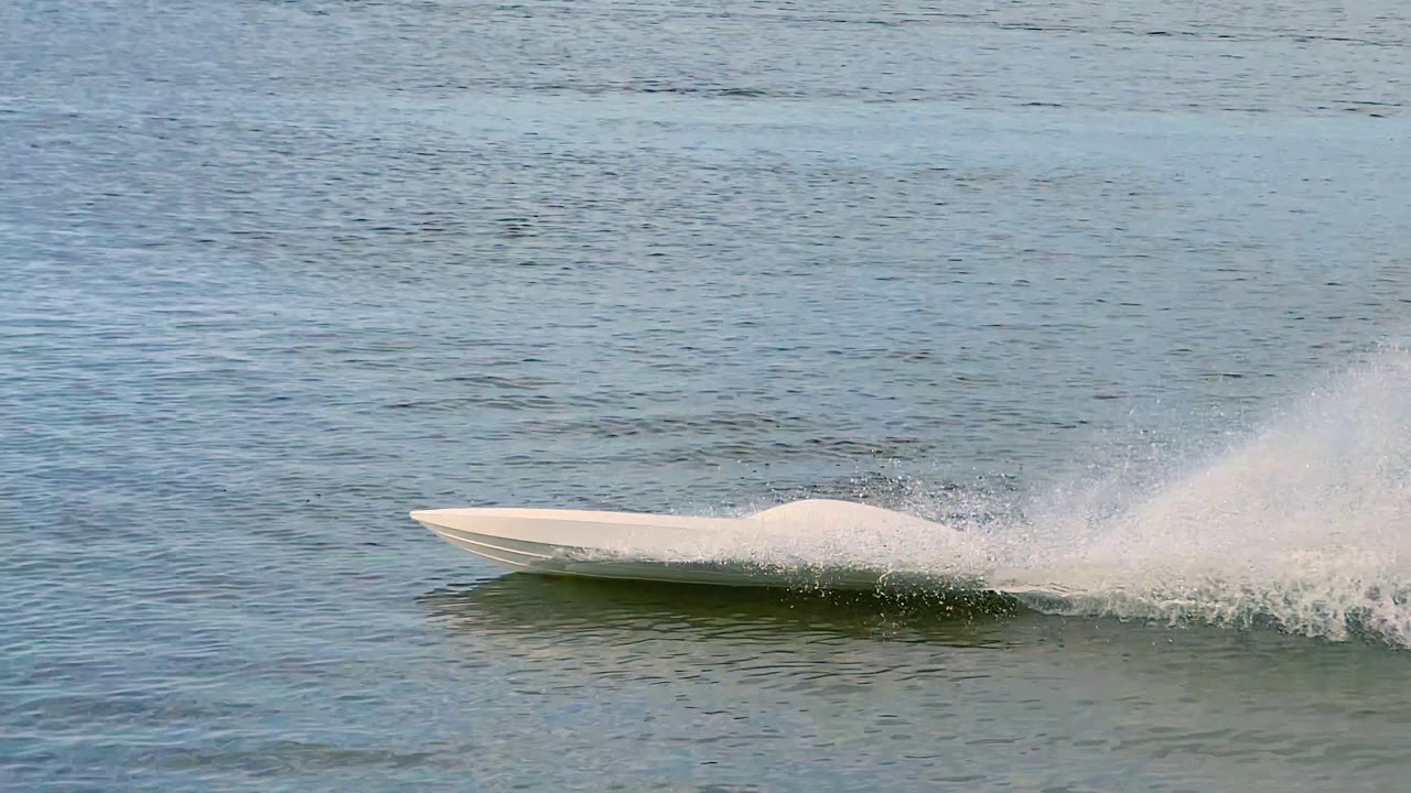 MHZ Chaparral RC Boat- race drone