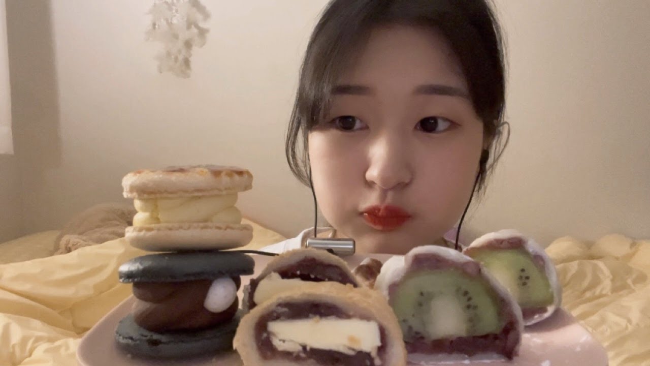 얼린 과일찹쌀떡 교정해서 먹기 힘들었던,,,🤣 | 과일찹쌀떡 이팅사운드2번째 !