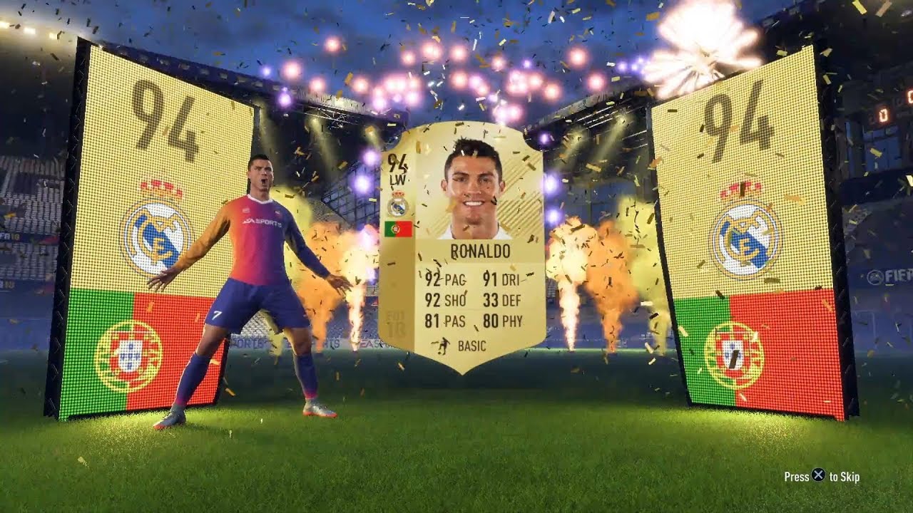 CRISTIANO RONALDO WALKOUT FIFA 18 PACK OPENING
