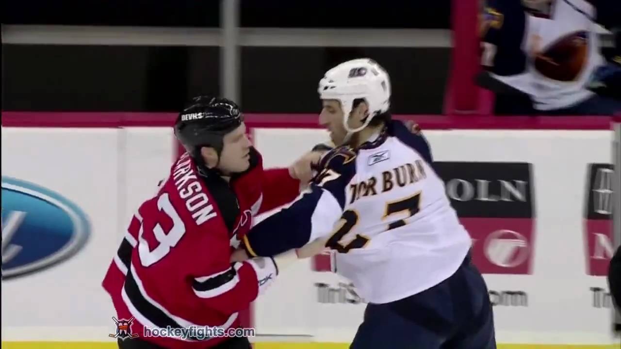 Chris Thorburn vs David Clarkson Dec 28, 2009