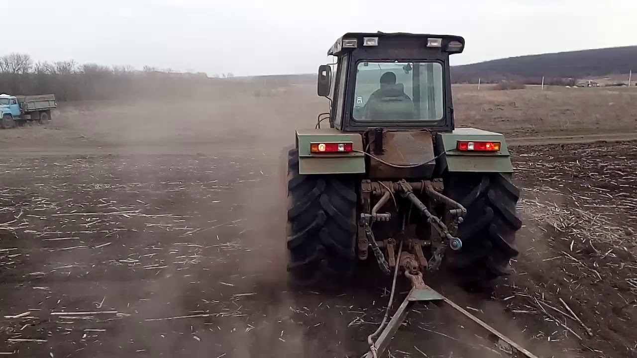 Посев ячменя самодельным трактором Бизон и сеялками Омичка