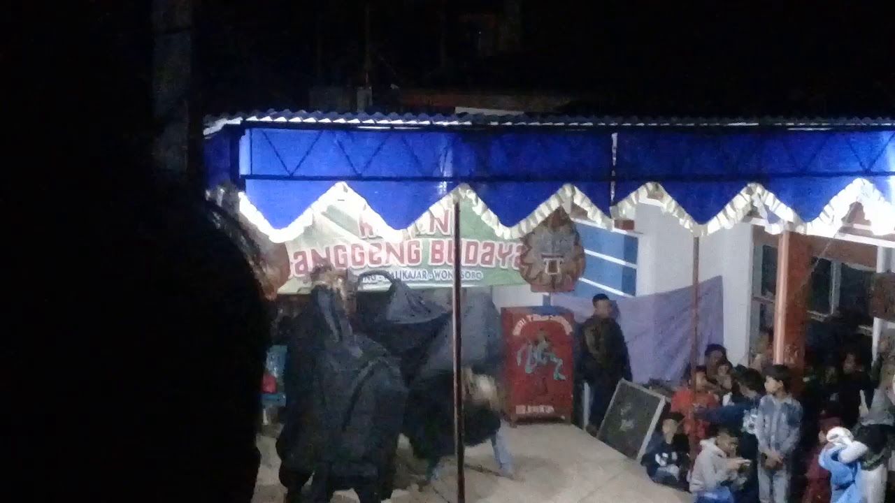 Tari topeng kakikuning kalikajar wonosobo
