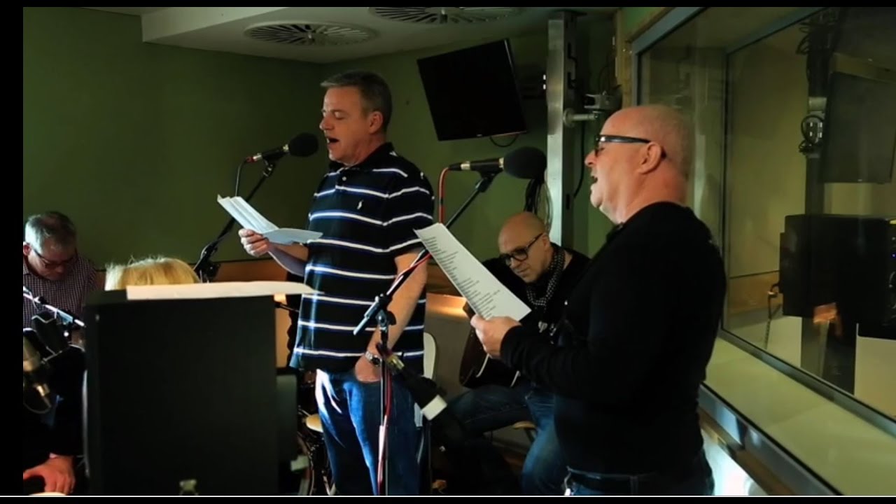 `MADNESS` PERFORM `SUNNY AFTERNOON` BY `THE KINKS`.LIVE AT BBC RADIO 2.