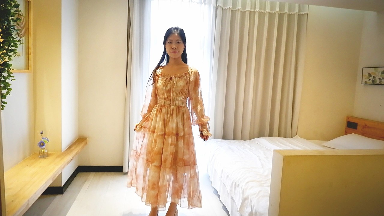 可爱的兀兀｜开叉的雪纺透视连衣裙｜YERBAN Cute and charming | Chiffon see-through dress with a slit | YERBAN