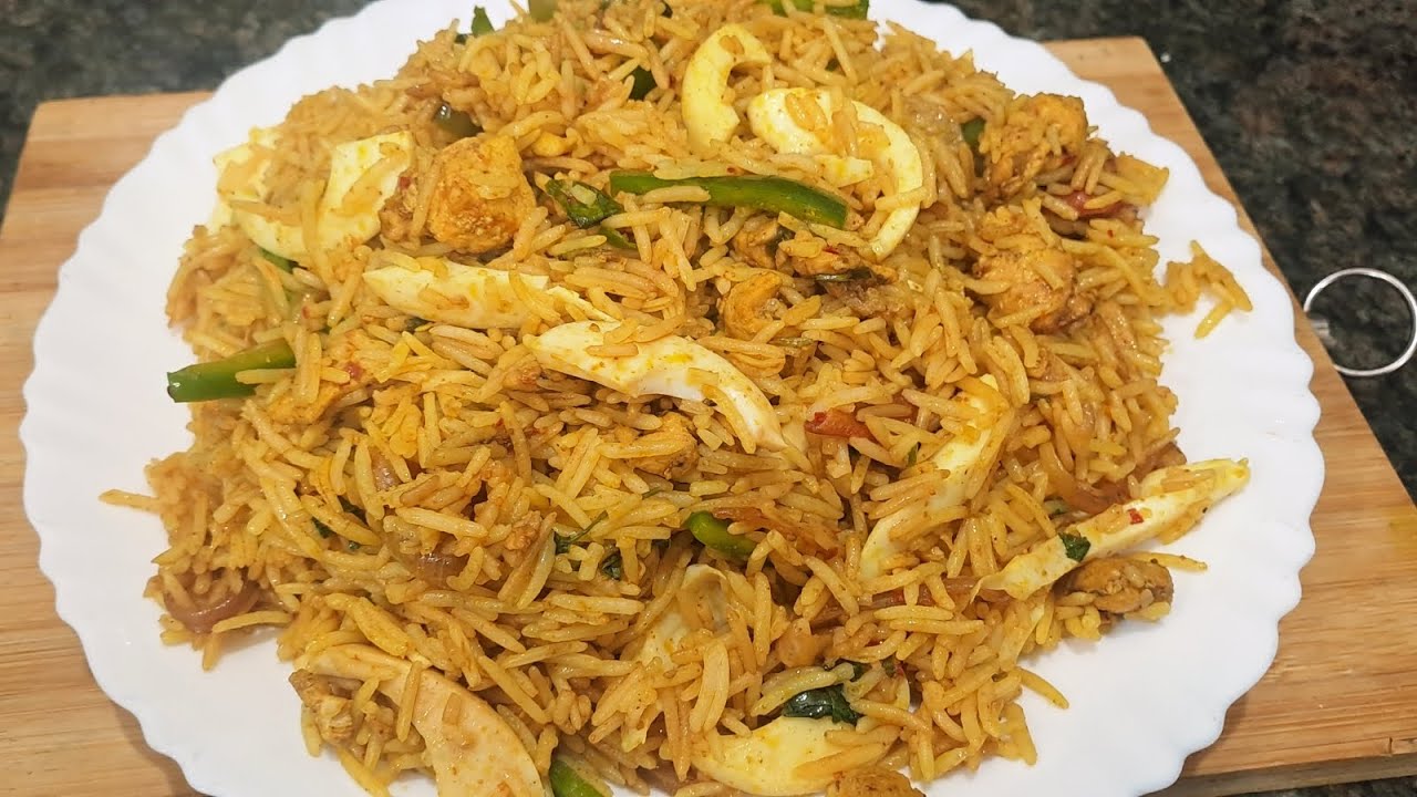 सबसे आसान तरीके से बनाए Chicken Fried Rice Ki Recipe / Ak Dum Restaurant Style Chicken Fried Rice 
