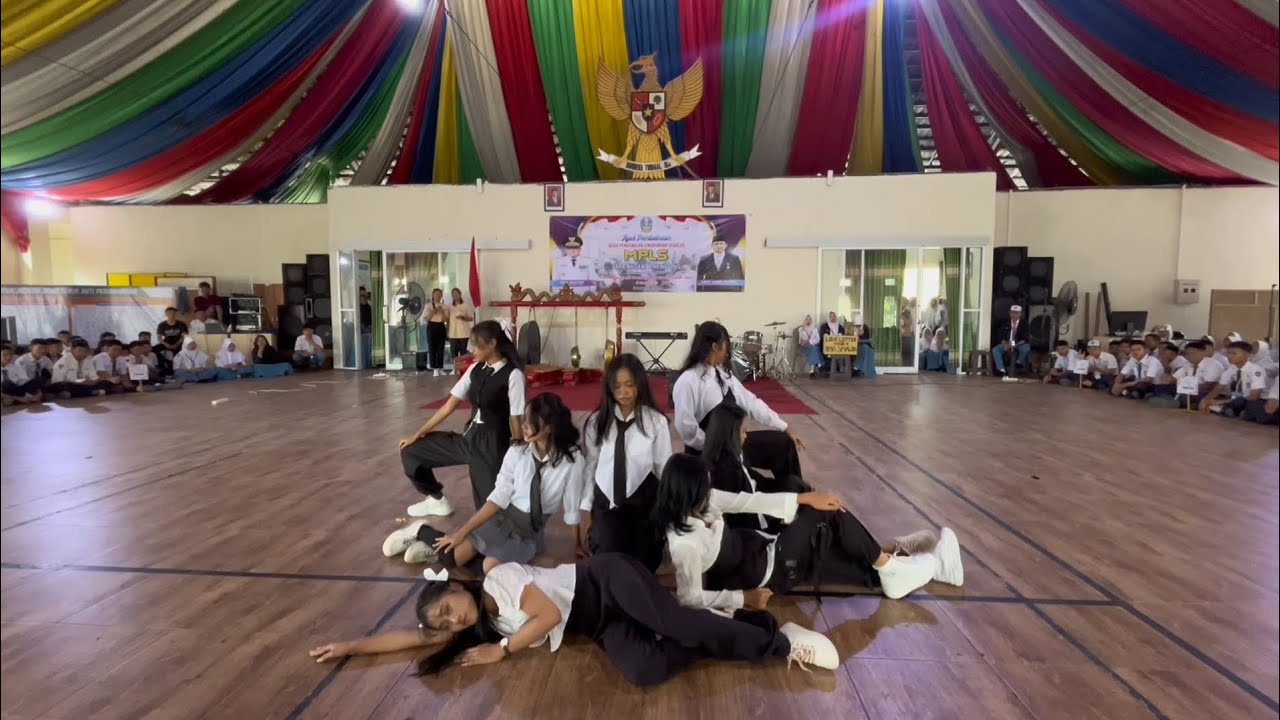 Dance K-pop Sheesh~ live demo ekskul Brain Child Dance