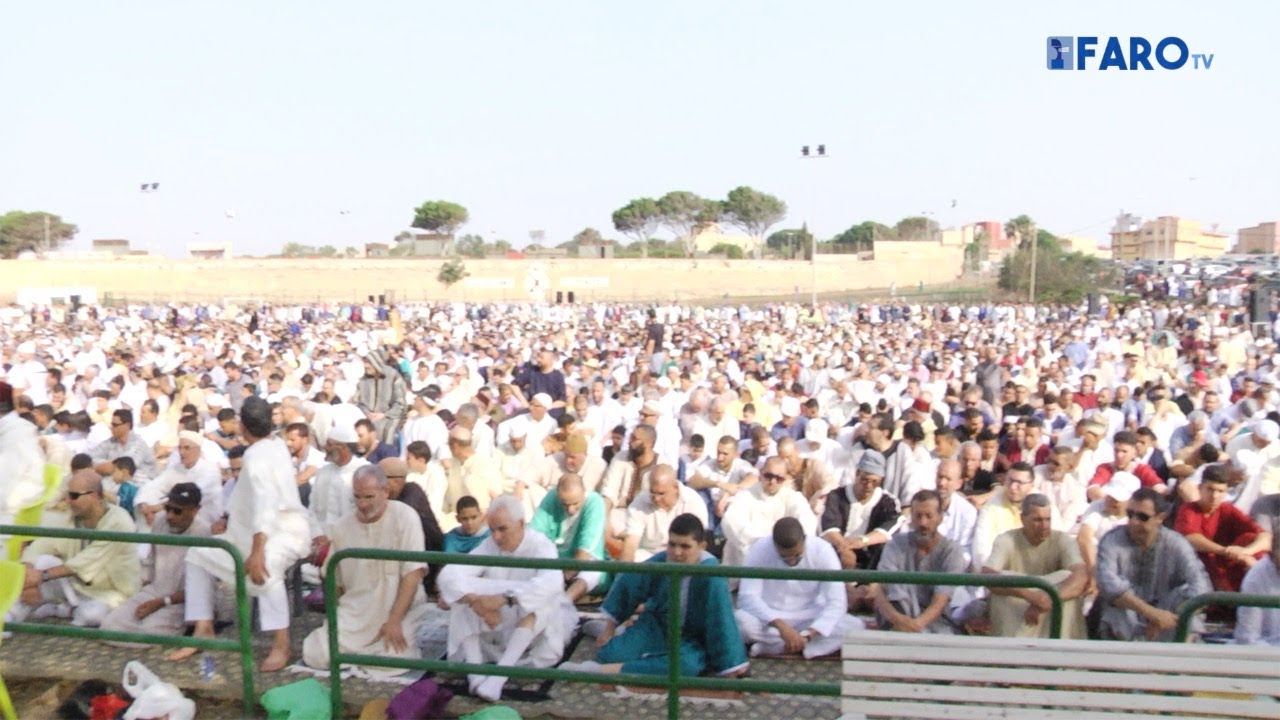 Miles de musulmanes celebran el Aid El Fitr, el fin del Ramadán