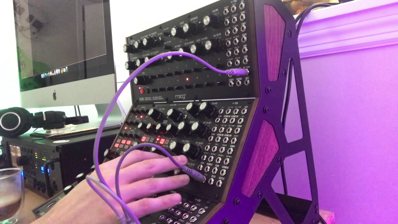 Testing out the MOOG DFAM/SUBHARMONICON/MOTHER-32