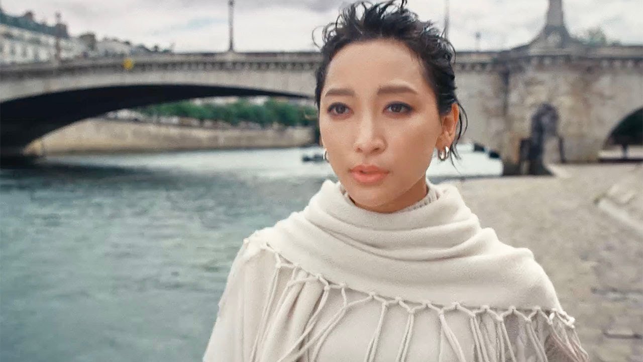 杏、パリの街を颯爽とウオーキング　エッフェル塔から東京タワーへ瞬間移動!?　「23区」ファッションムービー「30th SPECIAL FASHION SHOW PARIS TO TOKYO」