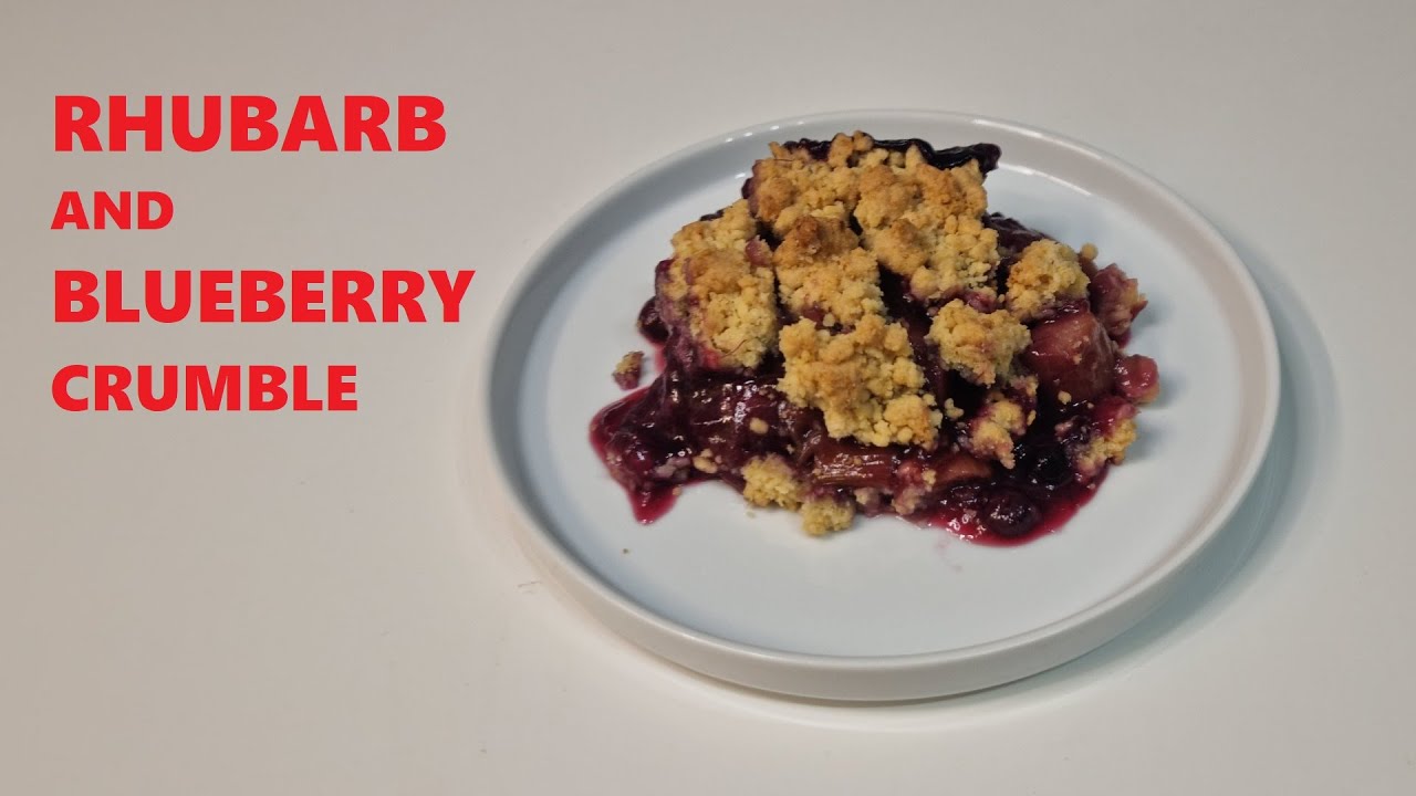 How to Make Rhubarb and Blueberry Crumble
