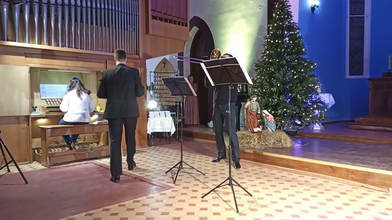 Шок! В Беларуси ОБЛИЛИ МУЗЫКАНТА прямо во время выступления в церкви!