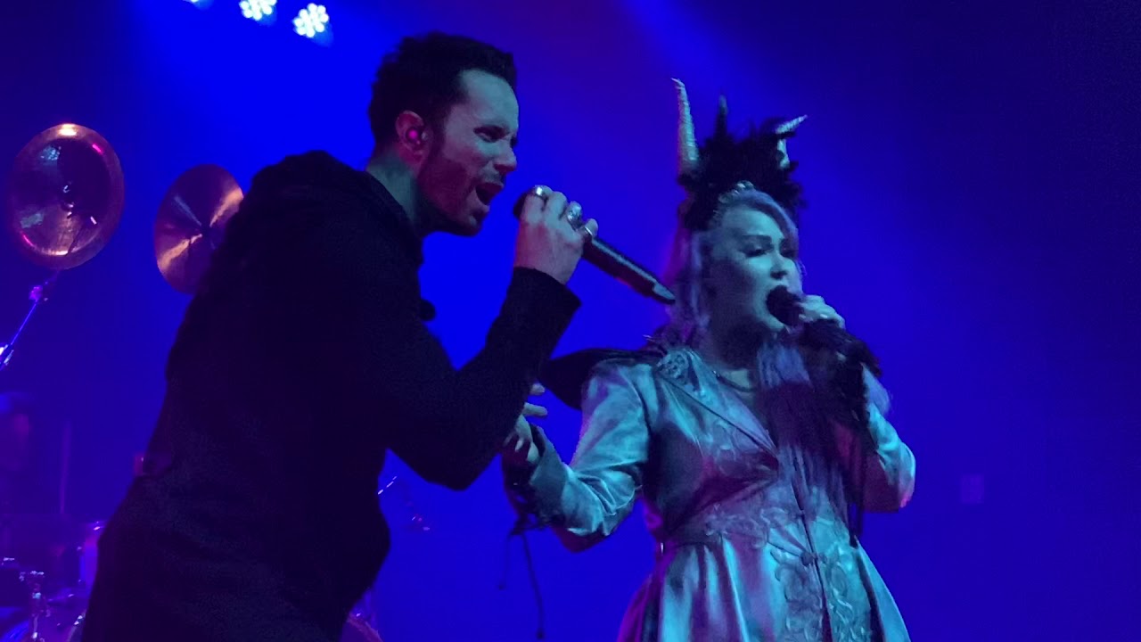 Kamelot and Noora Louhimo performing together in Arizona