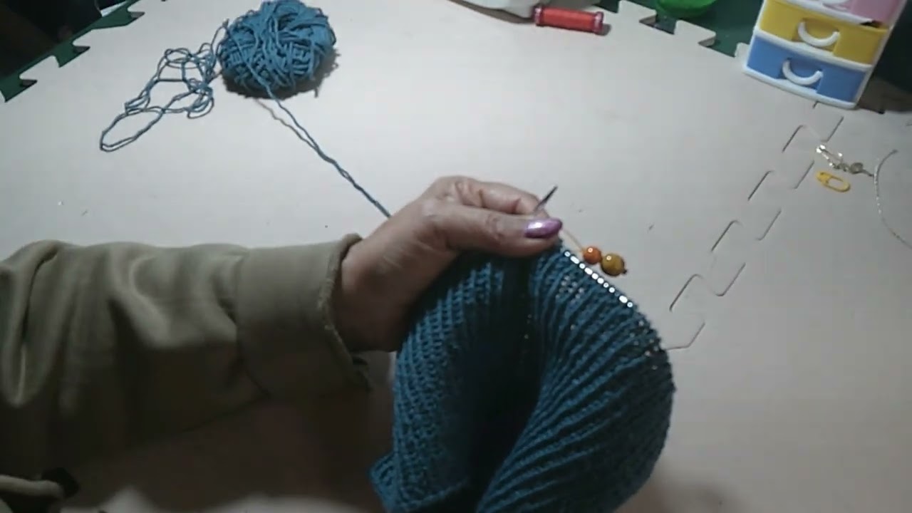 cappellino ai ferri circolari
