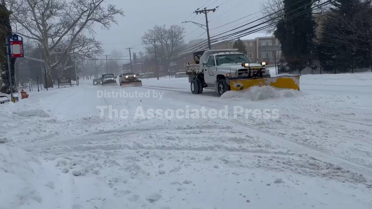 Massive storm blankets Baltimore in snow