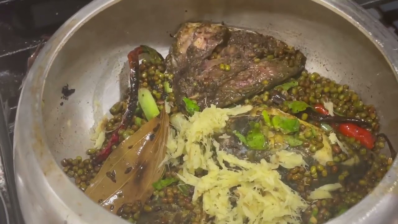 মগু দালি আৰু মাছৰ খাৰ খাইছেনে ? আমাৰ এই ৰেচিপিটো এদিন ট্ৰাই কৰিবছোন ৷ ChefBB’SKitchen
