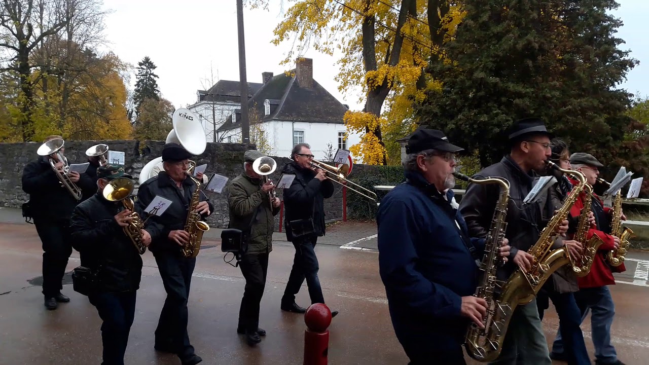 Armistice Gerpinnes 2018 2 100 ans de la fin de la guerre 14-18 musique de la commune vers l'&eacute;glise