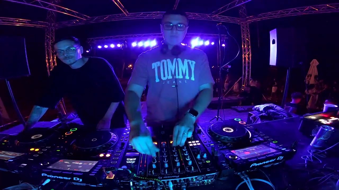 FORWARD / JUST2 B2B LUCA M Live Mix
