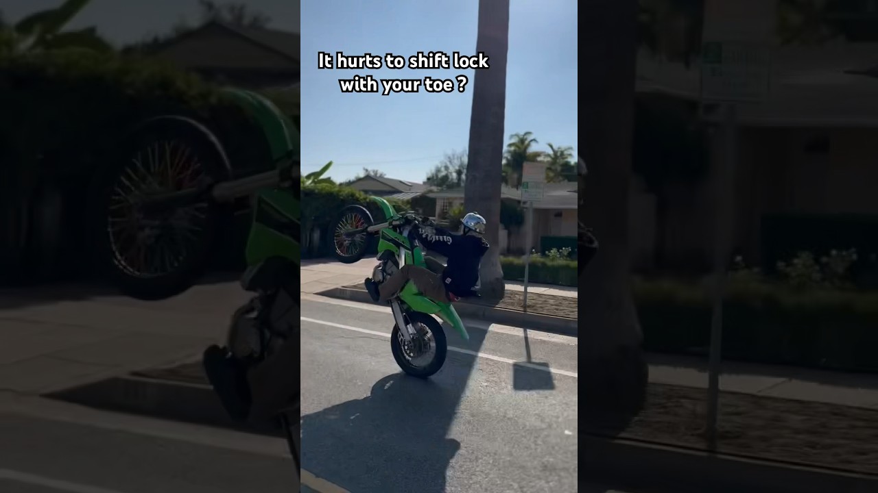 The comfortable way for me to shift lock.. #wheelies #dirtbike #howto #shorts