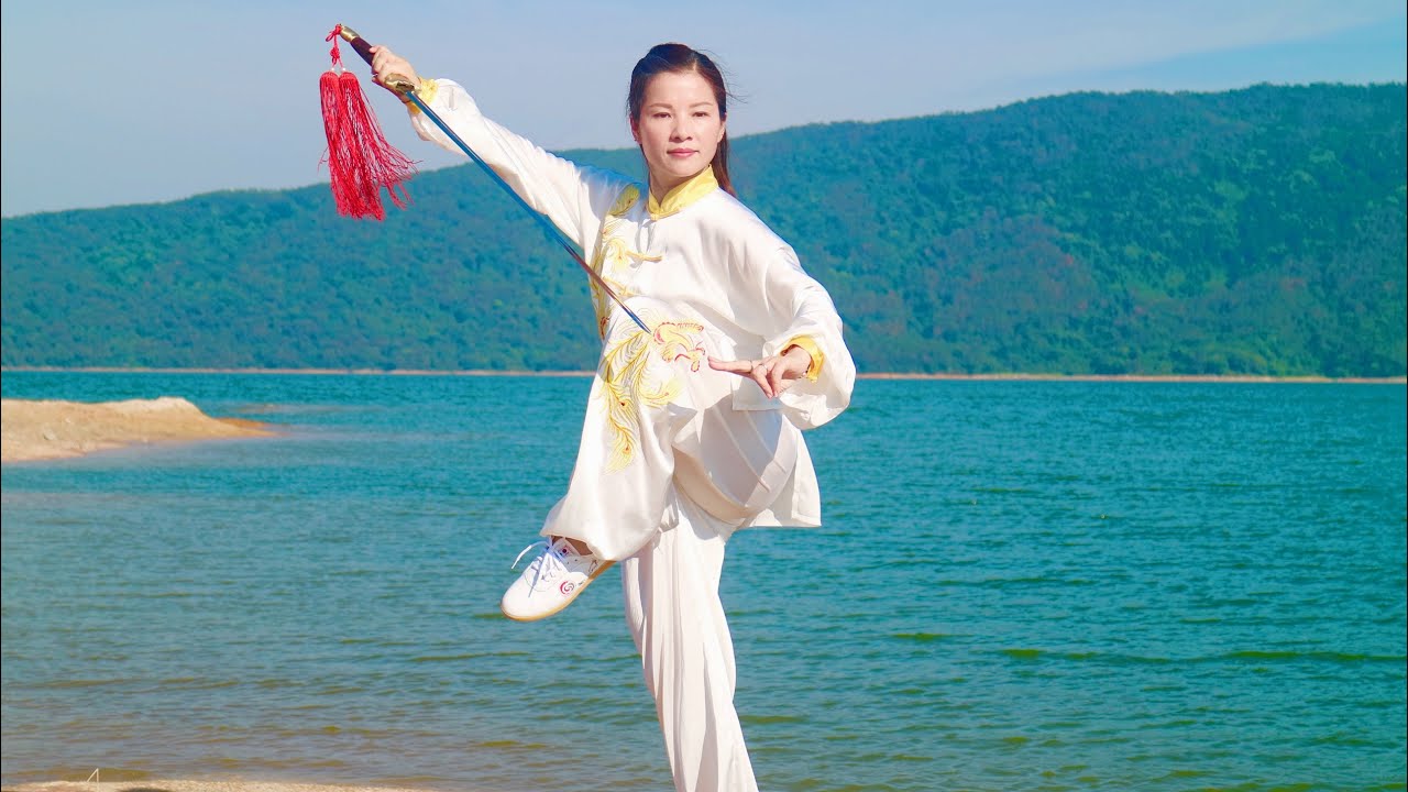 #taichi#太極拳 #32式太极剑#太極拳教室 興味のある方はぜひ一度見学に来てみて下さい。葛飾区立石にて毎週火曜日，日曜教室に行っています連絡先:電話080-2485-9956