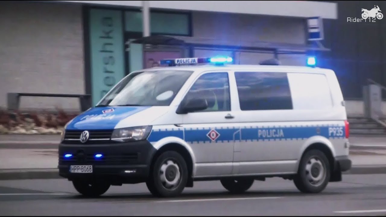 Alarmowo oznakowane i nieoznakowane radiowozy ulicami Bielska-Białej