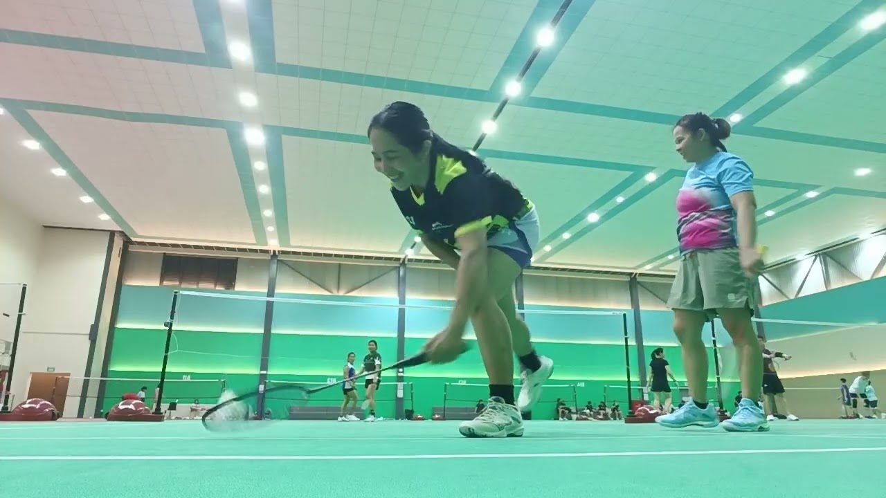 East Shuttlers group, Women's Double, stress reliever at SBH Expo badminton Hall 🏸🏸💪