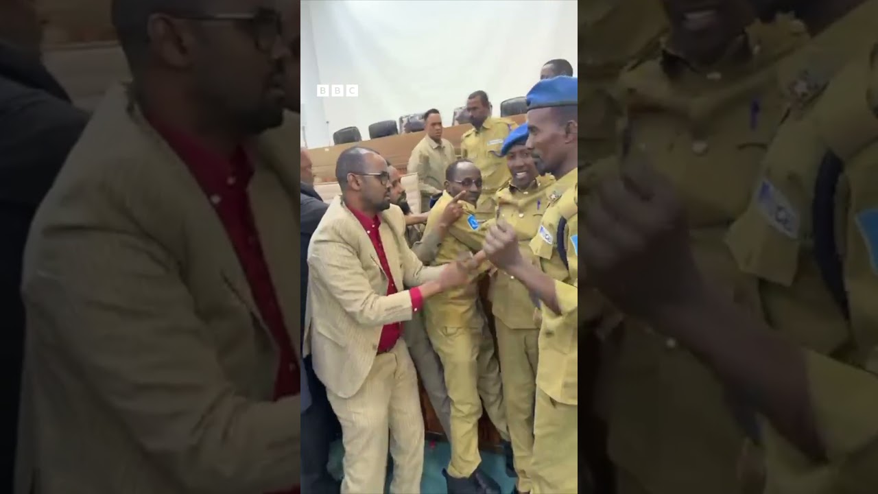 Gacanqaad iyo aflagaado maanta la isku dhaafsaday baarlamaanka Soomaaliya