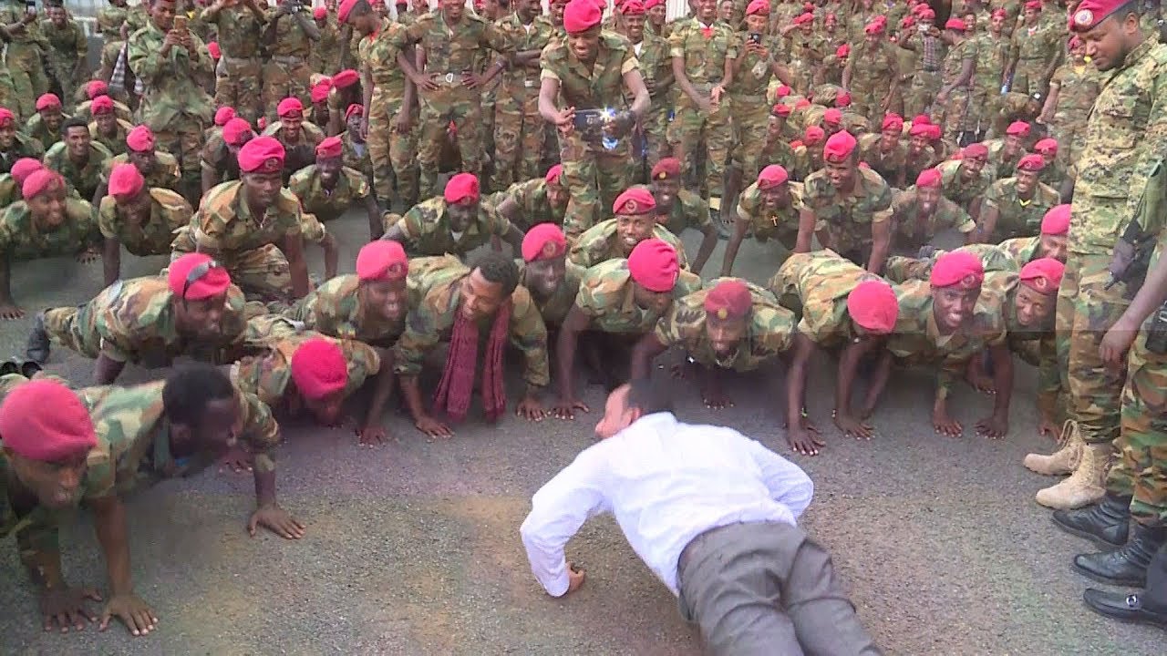 Ethiopian prime minister does push-ups with soldiers