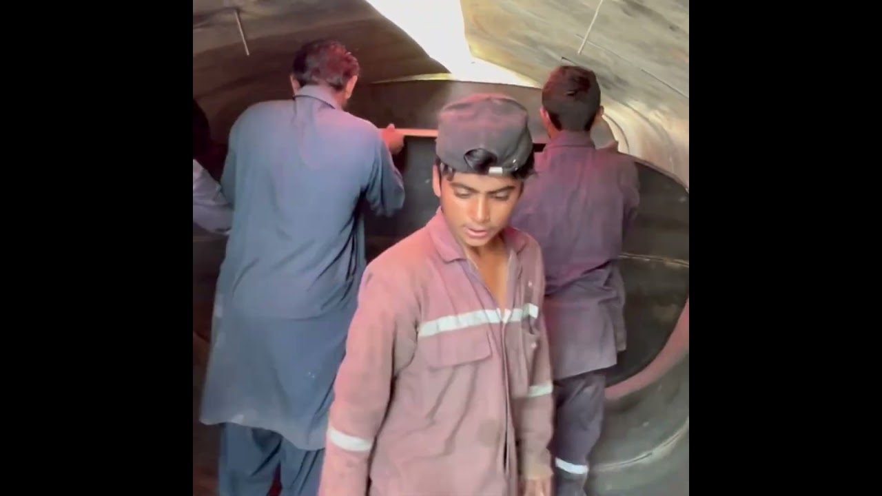 Incredible Skill &ndash; Building a 100,000 Ltr Oil Tanker from Scratch