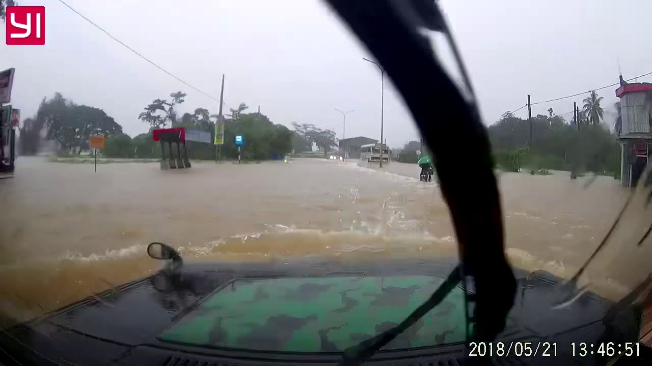 Isuzu trooper crossing flood #4x4