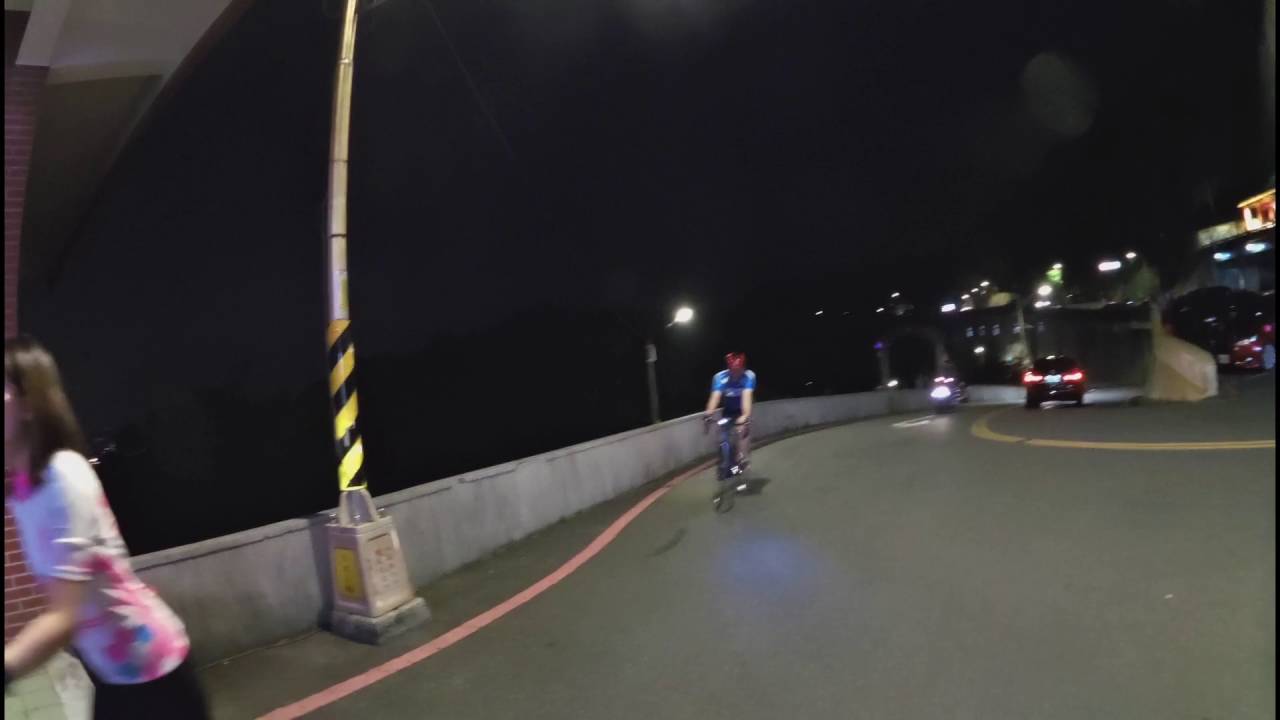阿伯抽車英姿