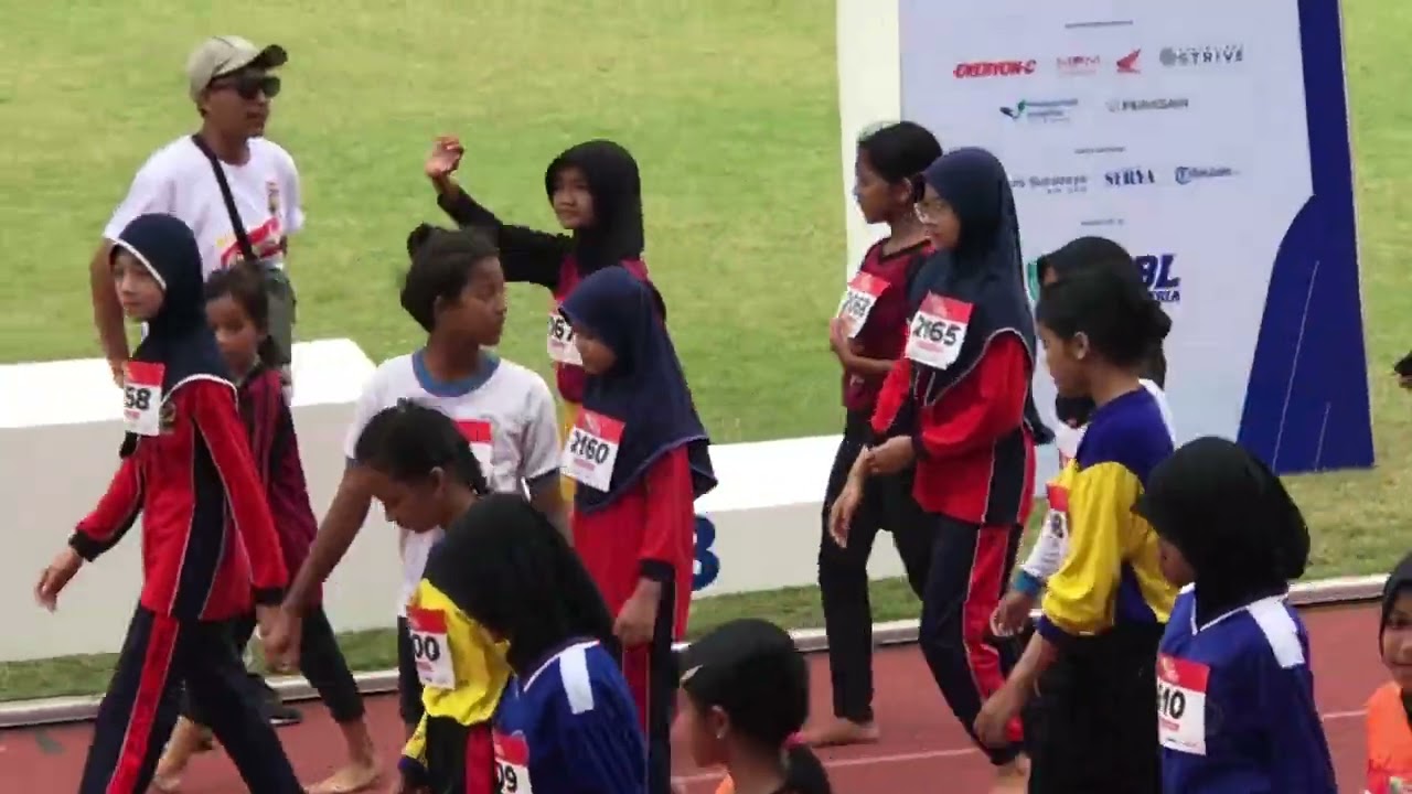 Suasana Babak Penyisihan Estafet Putri 8x50 meter SD SAC Indonesia East Java Qualifiers 2022
