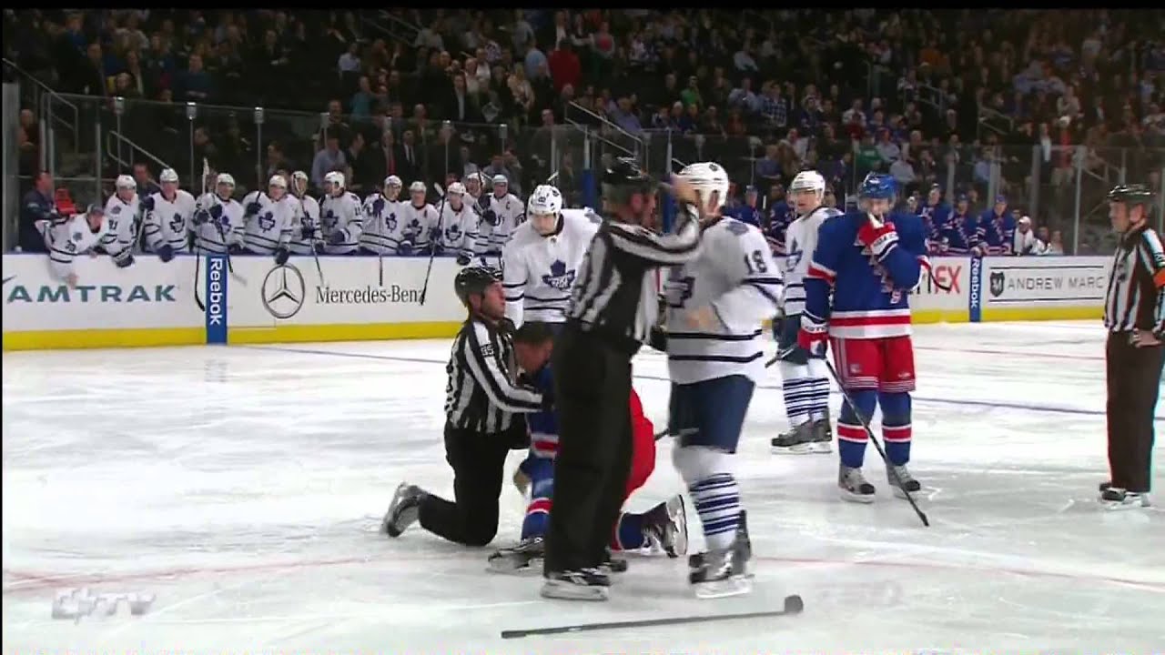 Leafs @ Rangers - Mike Brown vs Kris Newbury Huge Fight - 111027