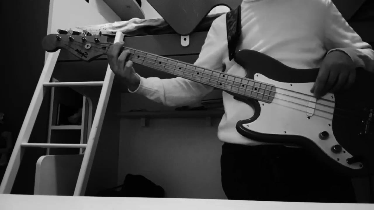 ENTER SANDMAN- METALLICA-(BASS COVER) 🎸🇮🇹