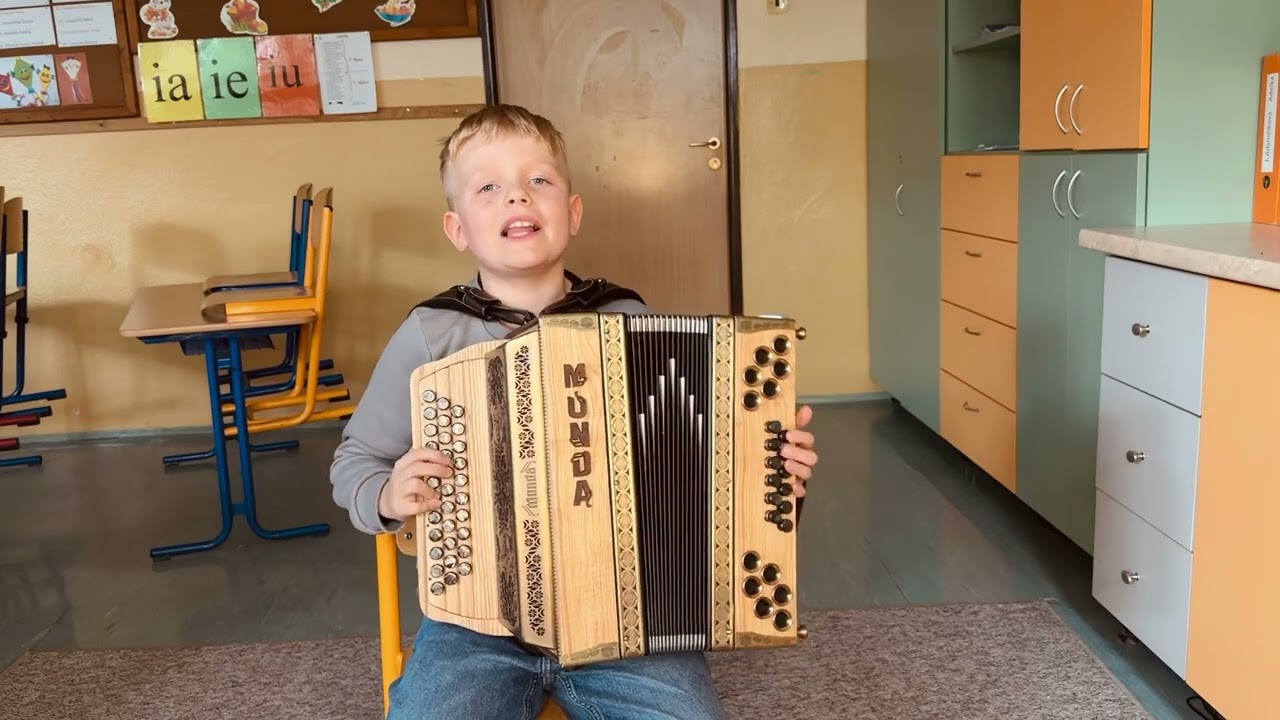 Okolo Trenčína - Miško Samek (SZUŠ Pierrot) 