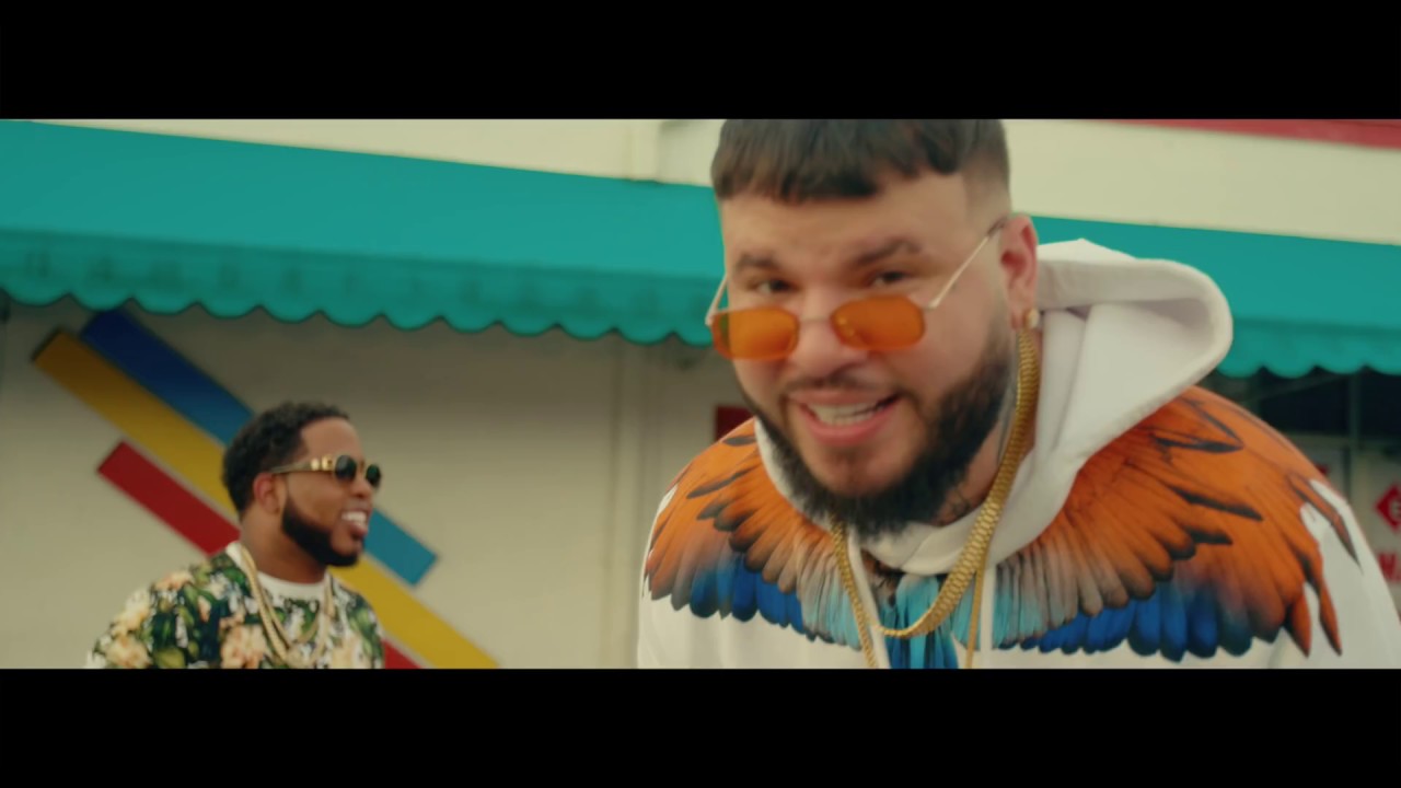 Chimbala x Farruko - Maniqu&iacute; Remix (Official Music Video)
