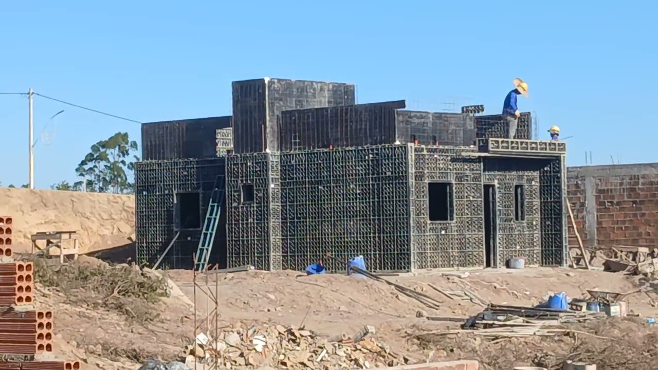 Mais uma casa concretada no loteamento jardim aeroporto 