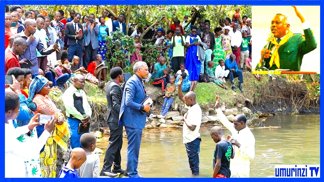 TWAYISENGA Emmanuel mu mubatizo wasoje ivuna yakoreye aho bamwiciye umuryango ku Kibuye