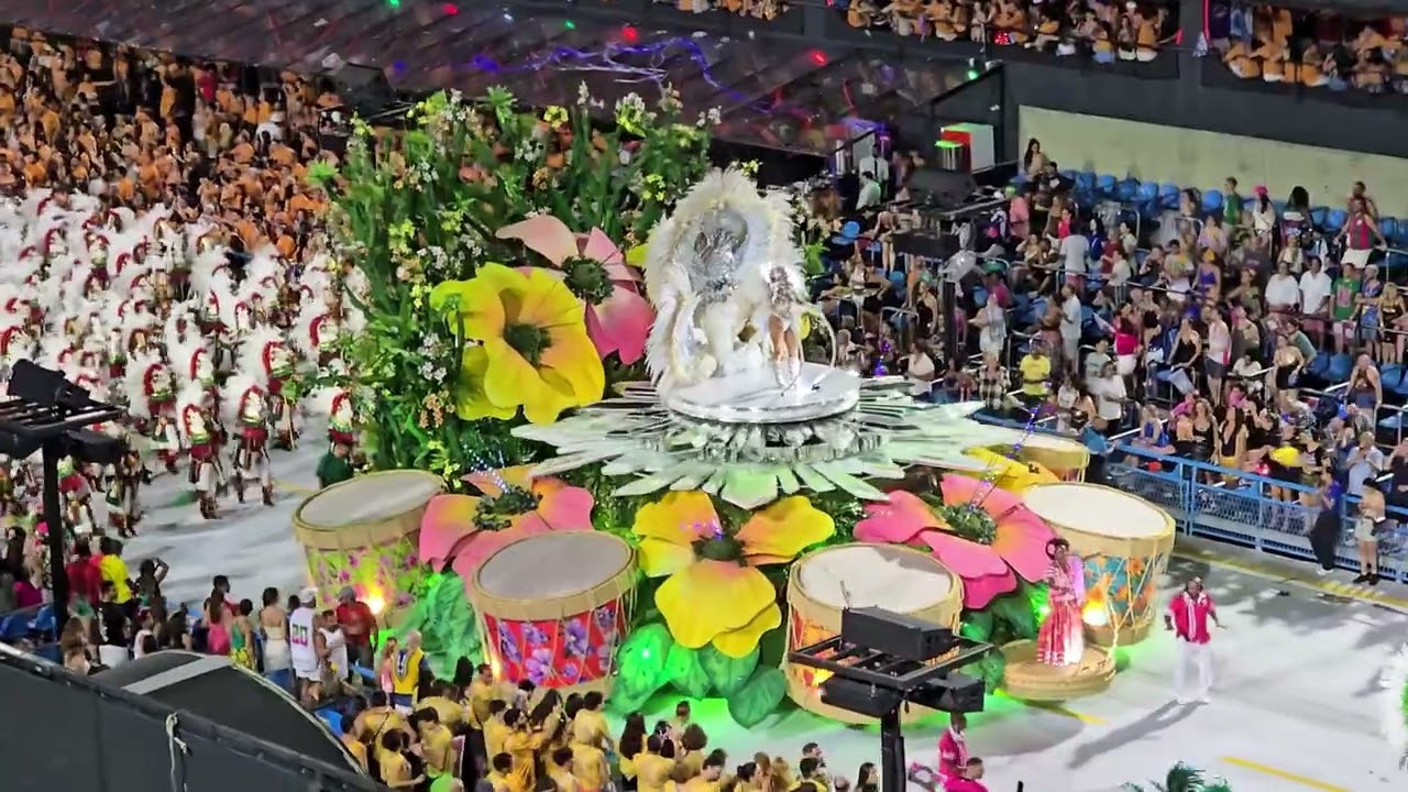 Mangueira 2026 - Alegorias e Tripés 